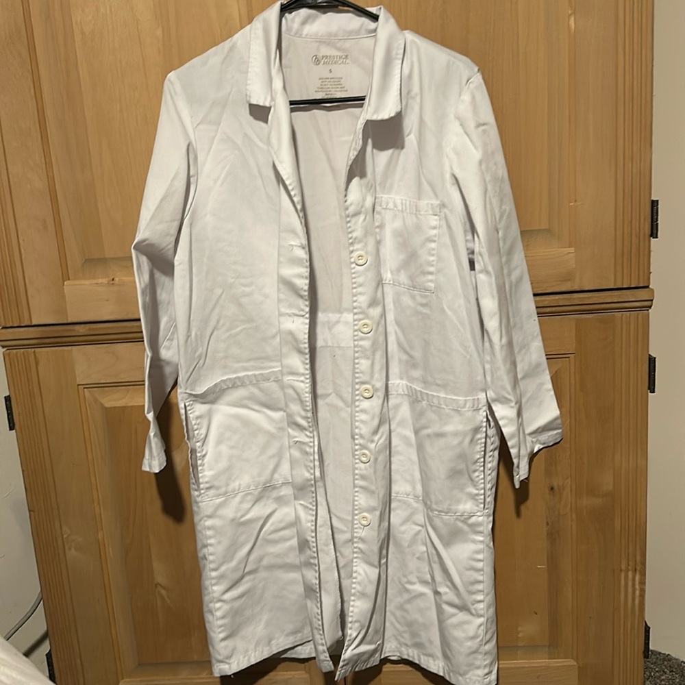 Medical Lab Coat - Picture 1 of 3